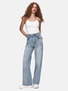 LTB Dżinsy "Danica" - Comfort fit - w kolorze błękitnym rozmiar: W31/L30. Niebieskie jeansy LTB, z aplikacjami, z podwyższonym stanem. Za 131,74 zł.