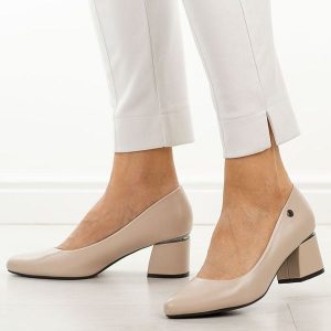 Beżowe czółenka damskie na obcasie Vinceza 62292. Brązowe czółenka VINCEZA, bez wzorów, ze skóry, bez obcasa, na obcasie, bez zapięcia. Za 179,00 zł.