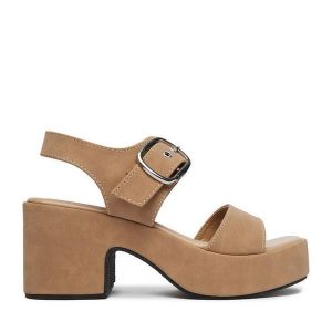 Sandały DeeZee. Brązowe sandały DeeZee, bez wzorów, bez obcasa, na słupku, bez zapięcia. Za 149,99 zł.