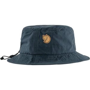 Fjall Raven Kapelusz Travellers Mt Dorośli. Niebieskie kapelusze Fjällräven, bez wzorów, z bawełny. Za 276,65 zł.