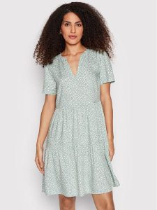 ONLY Sukienka codzienna Zally 15262674 Zielony Relaxed Fit. Zielone kombinezony ONLY, m, bez wzorów, z wiskozy, bez kołnierzyka, bez ramiączek. Za 99,99 zł.