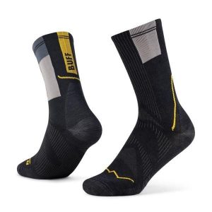 Skarpety biegowe Buff Coolnet Crew Sock CC. Szare skarpetki Buff, bez wzorów. Za 108,89 zł.
