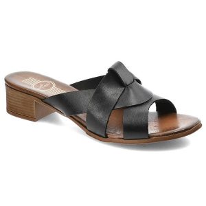 Czarne Klapki Lemar Wygodne Skórzane Buty Damskie. Czarne klapki Lemar, bez wzorów, ze skóry, bez obcasa, na obcasie. Za 175,00 zł.
