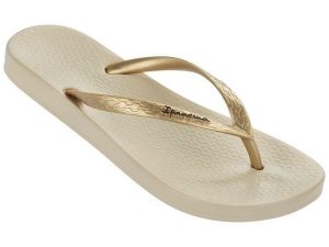 Japonki plażowe damskie Ipanema Anatomic Tan FEM. Brązowe klapki Ipanema, bez wzorów, z gumy, bez obcasa, na płaskiej podeszwie. Za 36,99 zł.