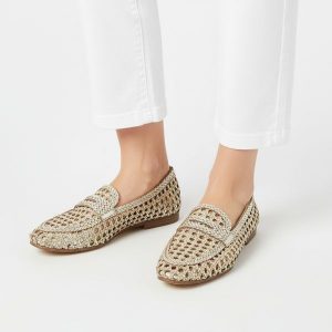 Baleriny damskie Gioseppo, płaski obcas wsuwany fason klasyczny mokasyn zamknięty nosek pleciona cholewka ażurowa struktura lekka konstrukcja, srebrn. Szare balerinki Alexio Giorgio, w ażurowe wzory, bez obcasa, na obcasie, bez zapięcia. Za 429,00 zł.