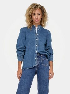 ONLY Koszula jeansowa Belle 15347085 Niebieski Regular Fit. Niebieskie koszule ONLY, xs, bez wzorów, z bawełny, bez kołnierzyka, bez ramiączek. Za 149,99 zł.