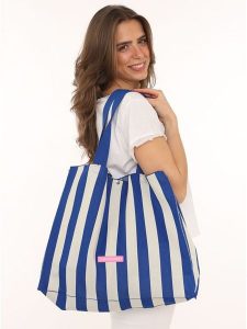 Zwillingsherz Shopper bag w kolorze kremowo-niebieskim rozmiar: onesize. Brązowe shopper bag Zwillingsherz, bez wzorów, z materiału, na ramię, bez dodatków. Za 82,99 zł.