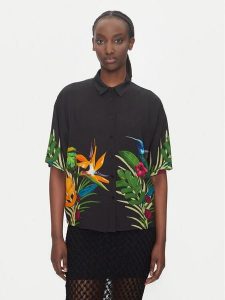 Desigual Koszula Artemisa 25SWCW39 Czarny Regular Fit. Czarne koszule Desigual, s, bez wzorów, z wiskozy, bez kołnierzyka, bez ramiączek. Za 209,99 zł.