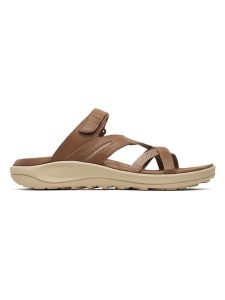 Merrell Skórzane klapki "District 4" w kolorze brązowym rozmiar: 37. Brązowe klapki Merrell, bez wzorów, z otwartym noskiem, bez obcasa. Za 196,70 zł.
