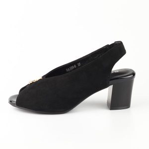 Czarne zamszowe sandały damskie na obcasie M.Daszyński Sa169-6. Czarne sandały M.Daszyński, bez wzorów, z zamszu, bez obcasa, na obcasie, bez zapięcia. Za 139,00 zł.