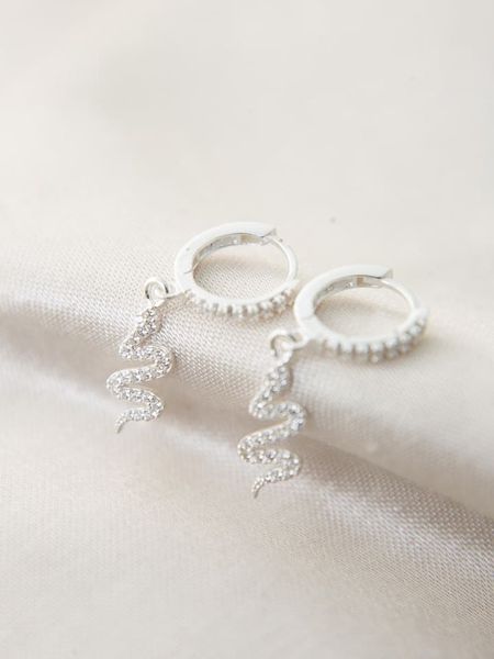 Lodie Silver Srebrne kolczyki-kreole z cyrkoniami rozmiar: onesize. Szare kolczyki Lodie Silver, z cyrkonią, srebrne. Za 65,38 zł.