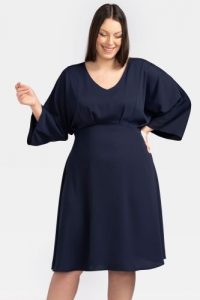 Sukienka elegancka do pracy odcinana pod biustem TYCJANA granatowa PROMOCJA. Sukienki KARKO, do pracy, na lato, plus size, bez wzorów, z elastanu, biznesowe, bez kołnierzyka, plus size, bez ramiączek, maxi, kopertowe. Za 89,50 zł.