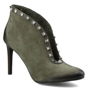 Zielone Botki Carinii Damskie Buty Na Obcasie. Zielone botki Carinii, bez wzorów, z nubiku, bez obcasa, na obcasie, bez zapięcia. Za 230,00 zł.