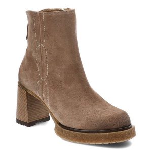 Beżowe Botki Lemar Damskie Modne Buty Na Obcasie. Brązowe botki Lemar, bez wzorów, bez obcasa, na obcasie, bez zapięcia. Za 319,00 zł.