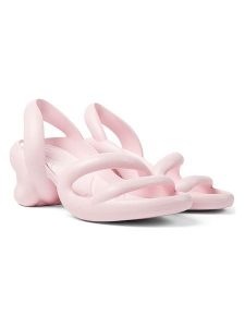 Camper Sandały "Kobarah" w kolorze jasnoróżowym na obcasie rozmiar: 44. Różowe sandały Camper, bez wzorów, z otwartym noskiem, bez obcasa, na koturnie, bez zapięcia. Za 260,99 zł.