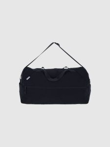 4F Torba sportowa (28 L) - czarna Uniwersalny. Czarne torby podróżne i sportowe 4f, bez wzorów. Za 149,99 zł.