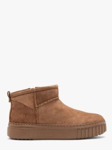 Rude welurowe śniegowce na lekkim spodzie JUNE. Brązowe buty zimowe Ryłko, ze skóry, z okrągłym noskiem, bez obcasa, bez zapięcia. Za 399,99 zł.
