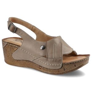 Beżowe Sandały Damskie Pollonus Wygodne Buty. Brązowe sandały Pollonus, bez wzorów, ze skóry, bez obcasa, na koturnie, bez zapięcia. Za 149,00 zł.