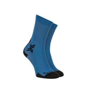 Skarpety X-Socks Bike Perform Crew Blue. Niebieskie skarpetki X-Socks, bez wzorów. W wyprzedaży za 78,00 zł.