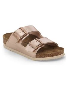 Birkenstock Klapki "Arizona" w kolorze miedzianym rozmiar: 35. Pomarańczowe klapki Birkenstock, bez wzorów, z otwartym noskiem, bez obcasa. Za 285,49 zł.