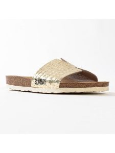 Sunbay Klapki "Djeelia" w kolorze złotym rozmiar: 36. Żółte klapki Sunbay, bez wzorów, z materiału, z otwartym noskiem, bez obcasa. Za 144,95 zł.