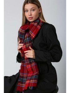 Lucky Bees Szal w kolorze czerwono-granatowym - 180 x 70 cm rozmiar: onesize. Czerwone szaliki Lucky Bees, bez wzorów, z materiału. Za 113,10 zł.