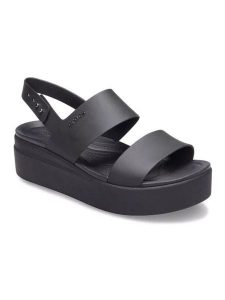 Crocs Sandały "Brooklyn" w kolorze czarnym na koturnie rozmiar: 36/37. Czarne sandały Crocs, bez wzorów, z otwartym noskiem, bez obcasa, na koturnie, bez zapięcia. Za 170,07 zł.