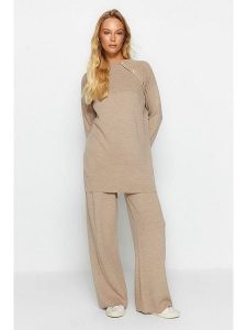 Trendyol 2-częściowy zestaw w kolorze jasnobrązowym rozmiar: L. Brązowe swetry oversize Trendyol, l, bez wzorów, bez ramiączek. Za 163,95 zł.