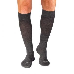 Skarpety uciskowe 3/4 z wełny merynosów w kolorze antracytowym. Czarne skarpetki OEM, bez wzorów, z wełny. W wyprzedaży za 94,89 zł.