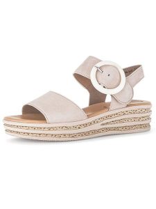 Gabor Skórzane sandały w kolorze beżowym na koturnie rozmiar: 40,5. Brązowe sandały Gabor, bez wzorów, ze skóry, z otwartym noskiem, bez obcasa, na koturnie, bez zapięcia. Za 139,20 zł.