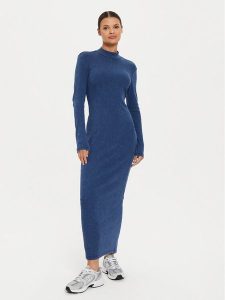 ONLY Sukienka codzienna Valerie 15337268 Granatowy Regular Fit. Niebieskie kombinezony ONLY, m, bez wzorów, z bawełny, bez kołnierzyka, bez ramiączek. Za 109,99 zł.