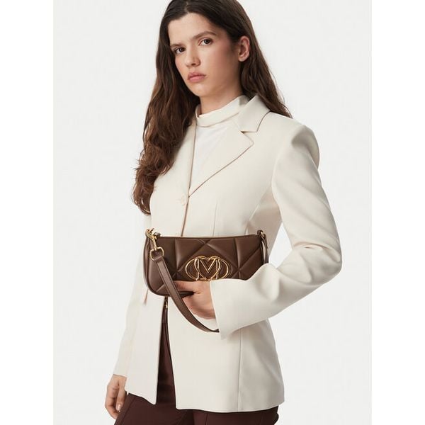 Torebka LOVE MOSCHINO. Brązowe torebki klasyczne LOVE MOSCHINO, bez wzorów, bez dodatków. Za 682,99 zł.