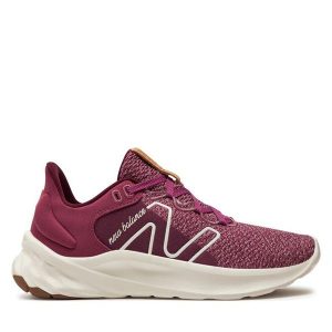 Buty do biegania New Balance. Czerwone buty sportowe New Balance, bez wzorów, bez zapięcia, do biegania. Za 339,99 zł.
