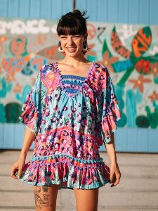 Isla Bonita by SIGRIS Sukienka ze wzorem rozmiar: M. Sukienki Isla Bonita by SIGRIS, na co dzień, m, z aplikacjami, z bawełny, bez kołnierzyka, bez ramiączek, mini, proste. Za 144,92 zł.