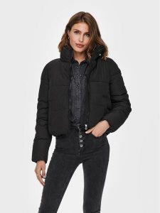 ONLY Kurtka zimowa Dolly 15205371 Czarny Regular Fit. Czarne kurtki ONLY, na zimę, l, bez wzorów, z syntetyku, bez kaptura. Za 179,99 zł.