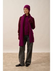 Just Cashmere Kaszmirowy szal "Lea" w kolorze fioletowym - 180 x 30 cm rozmiar: onesize. Czerwone szaliki Just Cashmere, bez wzorów, z kaszmiru. Za 391,99 zł.