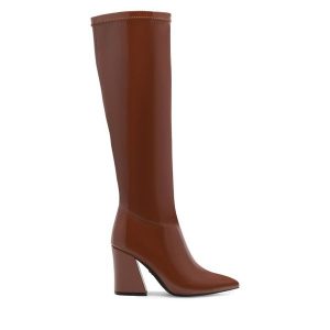 Kozaki Nine West. Brązowe kozaki Nine West, bez wzorów, bez obcasa, na słupku, bez zapięcia. Za 329,99 zł.