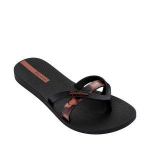 Japonki damskie Ipanema Kirei Chic. Czarne klapki Ipanema, bez wzorów, z materiału, bez obcasa. Za 69,00 zł.