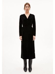 Armedangels Sukienka "Verlaar" w kolorze czarnym rozmiar: XS. Czarne sukienki ARMEDANGELS, s, bez wzorów, z bawełny, bez kołnierzyka, bez ramiączek, maxi. Za 301,64 zł.