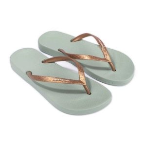 Japonki Ipanema Anatomica Tan Fem 81030 AG185 złoty. Żółte klapki bez wzorów, z materiału, bez obcasa. Za 102,26 zł.