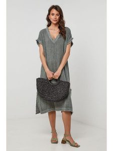 Lin Passion Sukienka w kolorze khaki rozmiar: 38/40. Brązowe sukienki Lin Passion, na co dzień, bez wzorów, klasyczne, bez kołnierzyka, bez ramiączek, midi, proste. Za 198,10 zł.