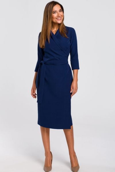 Elegancka sukienka kopertowa midi z paskiem granat. Sukienki Stylove, do pracy, l, bez wzorów, z elastanu, biznesowe, bez kołnierzyka, bez ramiączek, midi, dopasowane. Za 309,00 zł.