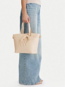 Nine West Torebka EO-Lira-LX20086b Écru. Torebki klasyczne Nine West, bez wzorów, z materiału, bez dodatków. Za 349,99 zł.