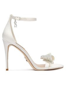 Steve Madden Sandały Newlywed 11005241 Biały. Białe sandały Steve Madden, bez wzorów, z materiału, bez obcasa, na szpilce, bez zapięcia. Za 519,99 zł.