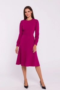 Elegancka sukienka rozkloszowana z paskiem fioletowa. Fioletowe sukienki Stylove, do pracy, s, bez wzorów, z elastanu, biznesowe, bez kołnierzyka, bez ramiączek, rozkloszowane. Za 389,00 zł.