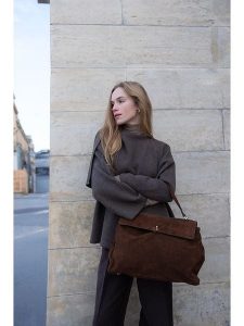 Maison héritage PARIS Skórzana torebka "Grand Talia" w kolorze brązowym - 40 x 27 x 13 cm rozmiar: onesize. Brązowe torebki klasyczne Maison héritage PARIS, bez wzorów, z materiału, przez ramię, bez dodatków. Za 480,90 zł.
