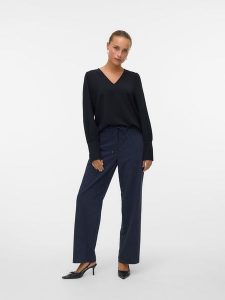 Vero Moda Bluzka w kolorze czarnym rozmiar: L. Czarne bluzki Vero Moda, l, bez wzorów, z materiału, bez kołnierzyka, bez ramiączek. Za 78,99 zł.