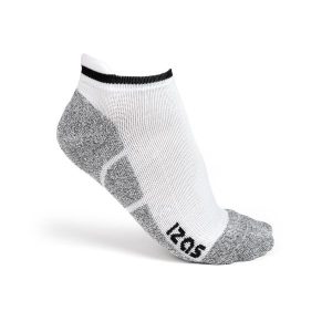 OSEJA Izas skarpetki sportowe unisex do połowy łydki. Czarne skarpetki Izas, bez wzorów. Za 113,00 zł.