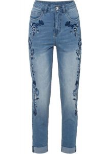Dżinsy Slim Fit, Mid Waist, cropped. Niebieskie jeansy bonprix, bez wzorów, z jeansu. Za 147,99 zł.