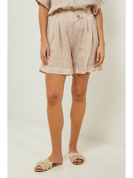 Lin Passion Szorty w kolorze beżowym rozmiar: 38/40. Brązowe szorty Lin Passion, bez wzorów, z bawełny, klasyczne, z standardowym stanem. Za 123,25 zł.